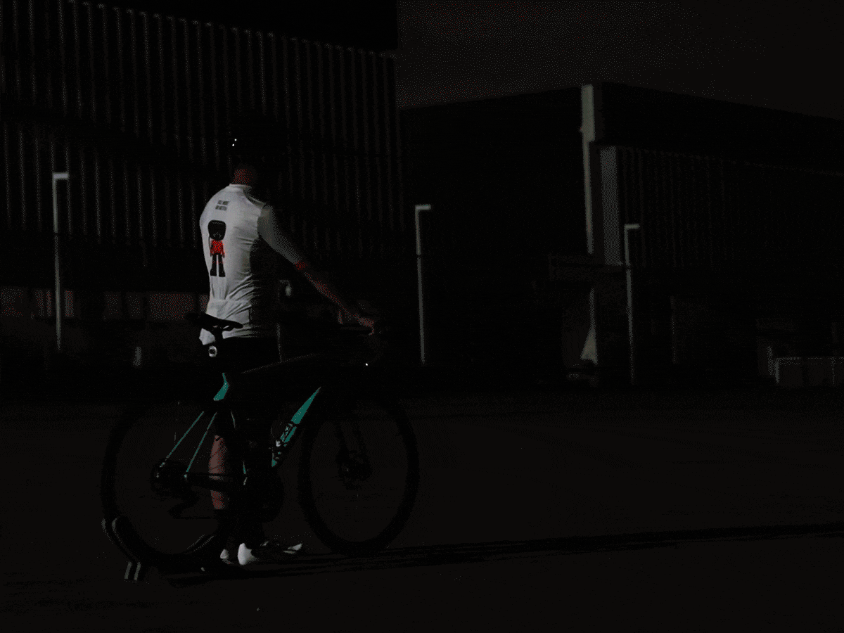 Innovative Magnetic Mounting of SEEMEE 5OMAG Smart Magnetic Taillight