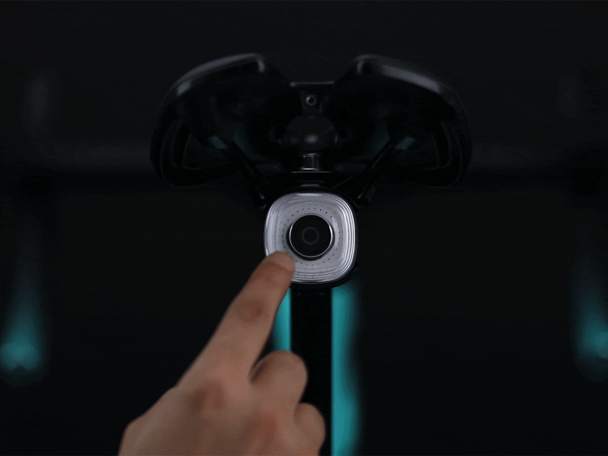 IPX6 Waterproof of SEEMEE 5OMAG Smart Magnetic Taillight