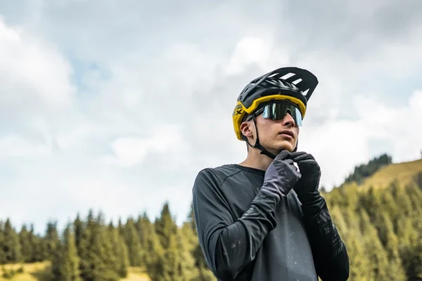 MAVIC DEEMAX PRO MIPS YELLOW/BLACK - Image 7